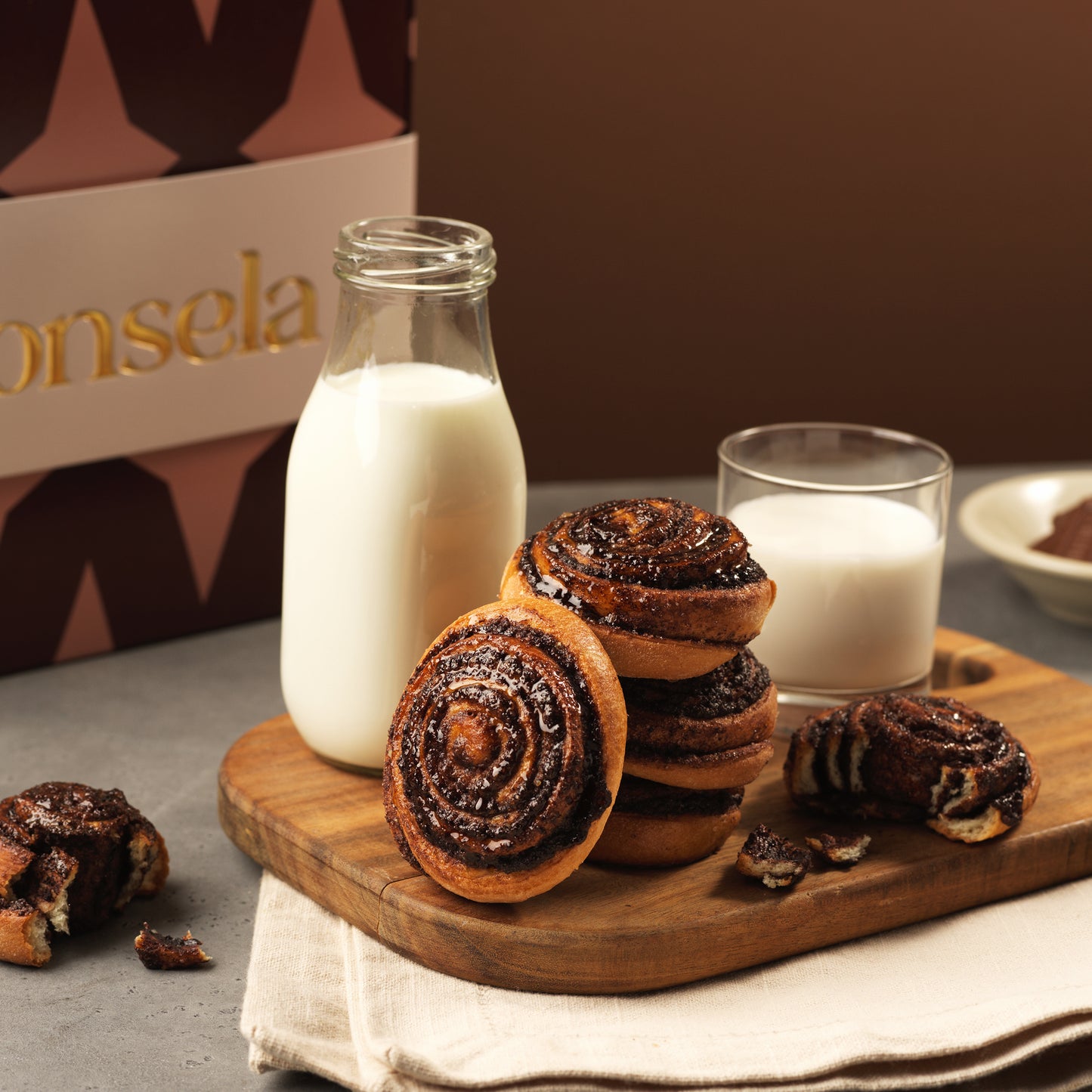 Bonsela Gourmet Family Gifts for Christmas, 20pc Chocolate Croissants