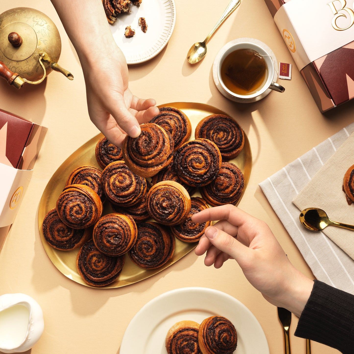 Bonsela Gourmet Family Gifts for Christmas, 20pc Chocolate Croissants